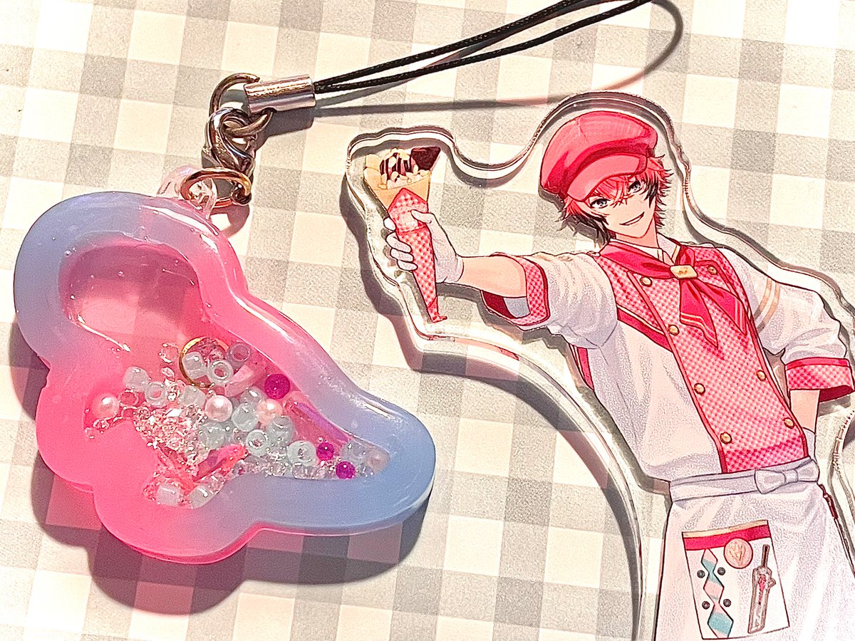 概念シャカシャカレジンキーホルダーが出来て満足です( ◜𖥦◝ و(و
#にじさんじ手芸部 #ウェン巡回中