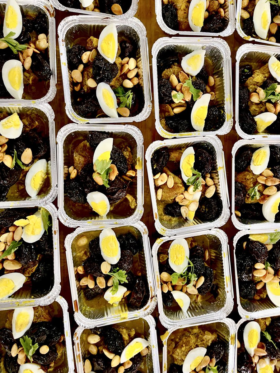 RymEcho's tweet photo. Today's order is ready! 🤩 Homemade cooking that combines power (Tagine + eggs) and freshness (salads). Fueling achievement for a productive day. Bon appétit!
#InspirationalLunch #CreativityFuel https://t.co/jasV8yYbUG