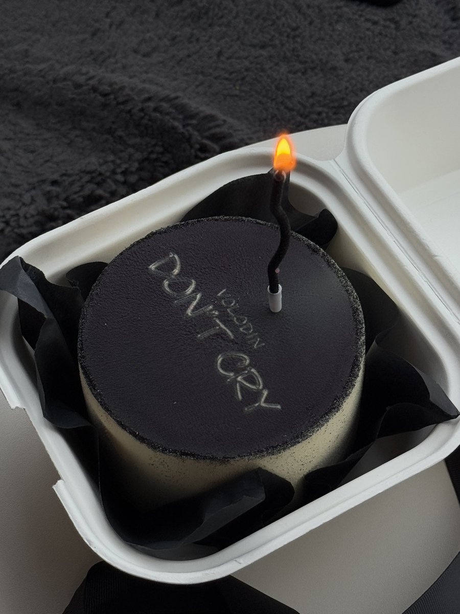 volodingram's tweet image. Йшов пʼятий день, як я святкую день народження і реліз пісні DON’T CRY
нравиця!❤️