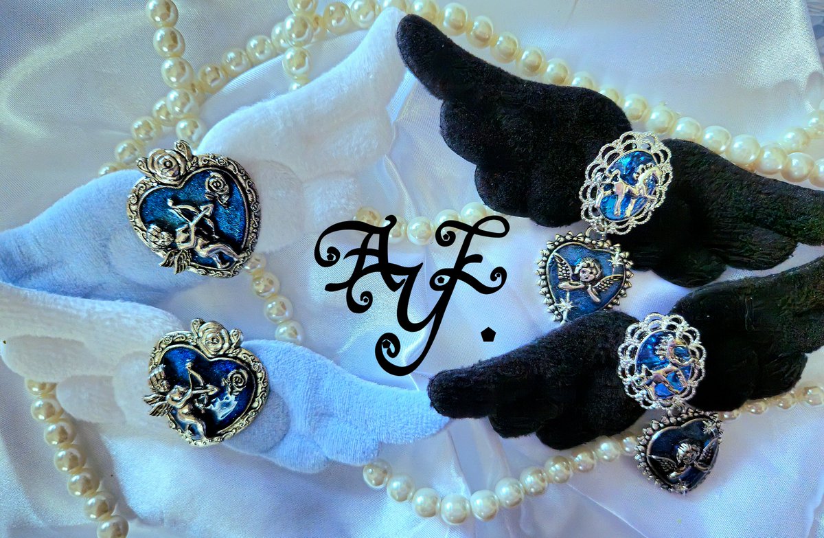 デザフェス ＠designfesta 参加
出展💜AYL×おぱん亭×盲愛狂信
日付💜11/8.9
ブース💜J-236.237
🦋天使の羽クリップ🦋
天使の輝きをあなたの日常に
あなたが羽ばたく時の支えになりたい
クリップタイプでさりげなく日常に溶け込みます。
＃AYL ＃原宿系 ＃デコラ ＃ゆめかわいい #デザフェス62リポスト