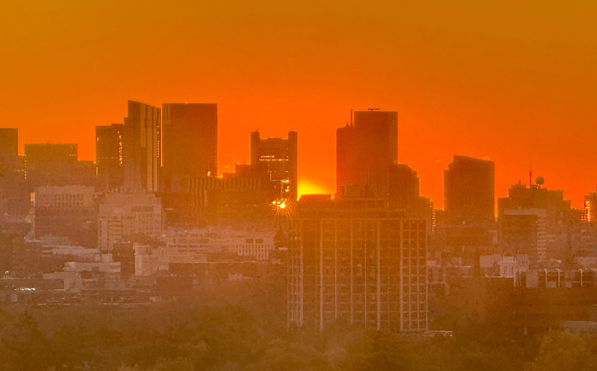 #Golden “rosy-fingered dawn” #daybreak #Sunrise #Boston #Skyline #cambridge #Boston #electionday 
#stonehenge #SundaySunrise <a href="/ericfisher/">Eric Fisher</a>
 <a href="/Pamelanbcboston/">Pamela Gardner NBC10 Boston</a>
 <a href="/ShiriSpear/">Shiri Spear</a> 
 <a href="/Met_CindyFitz/">Cindy Fitzgibbon</a> 
 <a href="/laabs/">Bard Laabs</a>
 <a href="/weatherchannel/">The Weather Channel</a>
 <a href="/TaniaLealTV/">Tania Leal</a>
 <a href="/NewEnglandInfo/">VisitingNewEngland - Eric's Stories of New England</a>
 <a href="/sarahwroblewski/">Sarah Wroblewski</a> #followingnecn