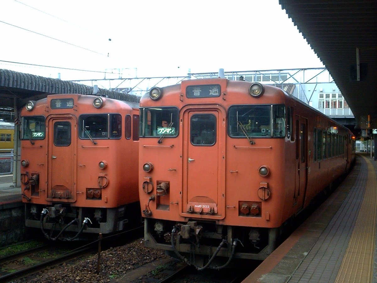 Vitz_RS_0729's tweet photo. 20年前のカメラで撮ったのでタイムスリップしたような雰囲気に

2025.11.02　新山口駅にて https://t.co/kmezSe15Do