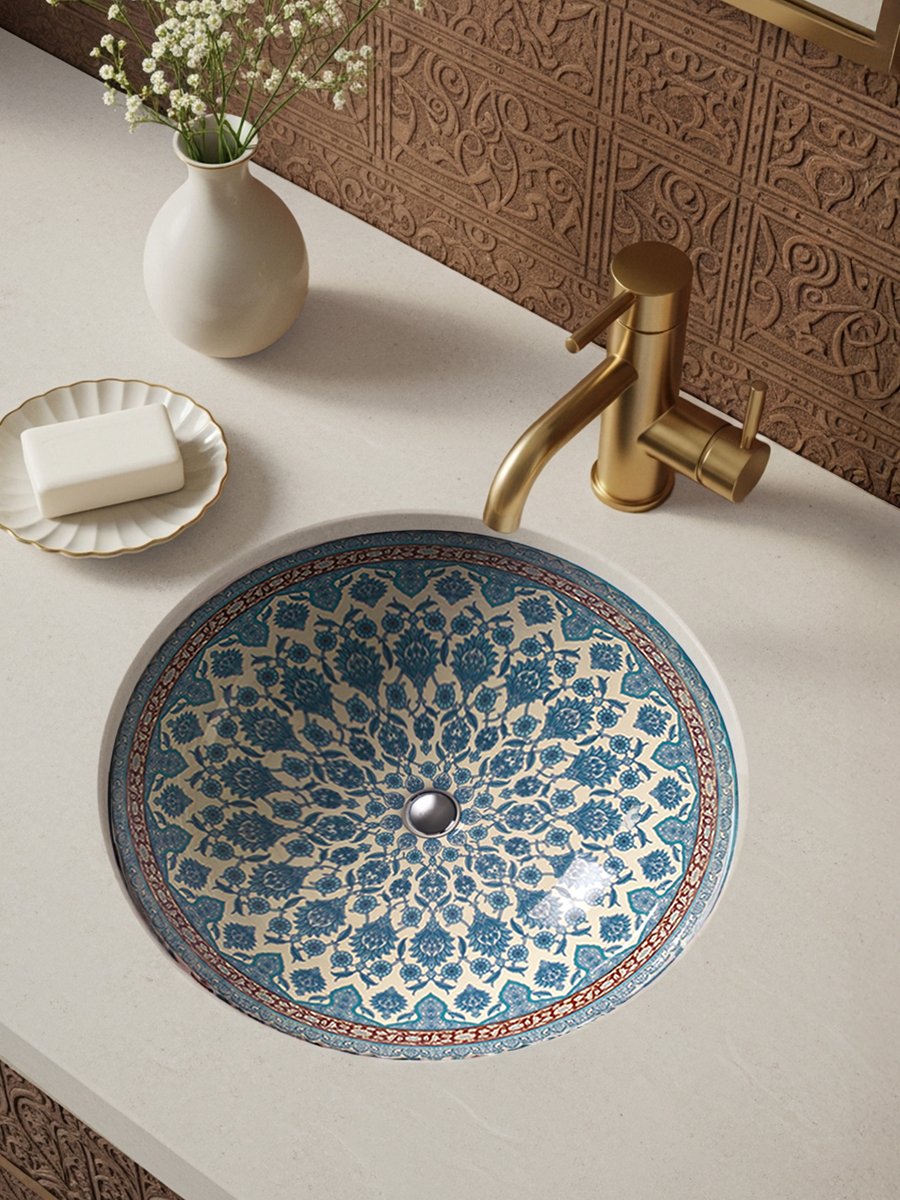 بإلهام من الفسيفساء المتقنة والأقواس الخالدة في العمارة الموريسكية، تجسّد مغسلة Marrakesh Camber روعة التصاميم المغربية في تحفة عملية تمزج الفن بالجمال.

#كوهلر_الشرق_الأوسط
#كوهلر_السعودية