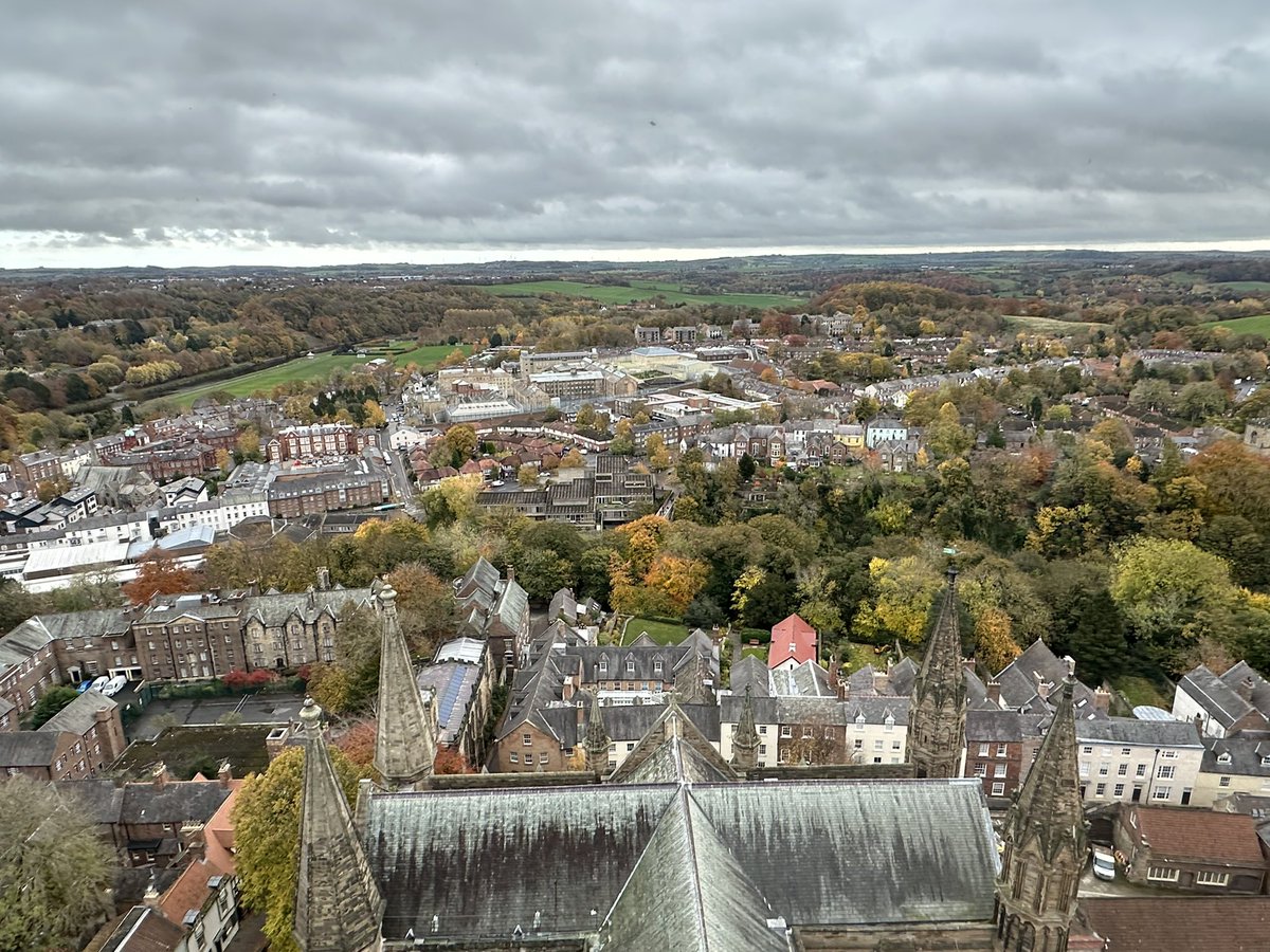 Ian_Gomersall's tweet image. One item on my list of things to do in my 70th year is to climb the tower of #DurhamCathedral - #towerchallenge 325 steps. I last did it as a teenager.
I ticked that off my list this morning 👍🏽
Wonderful autumn views.