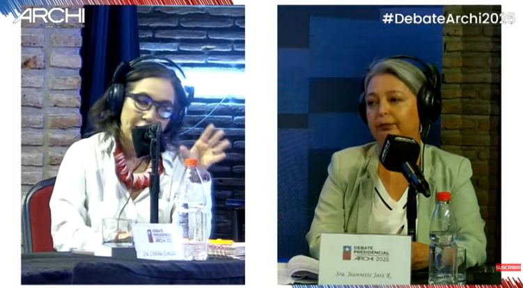 🔹La candidata comunista dejo en claro que no le interesa hacer esfuerzos en cerrar la frontera y en bajar la edad de la imputabilidad penal.

Chipe libre a la inmigración ilegal y a los niños delincuentes.

Anótese Comuníquese Publíquese 📝

#DebateArchi2025