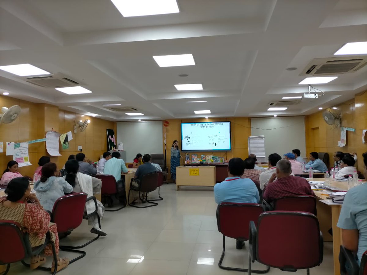 sihfwup's tweet photo. Day 05 of DPOs &amp; CDPOs Training. 
Sessions on Morning Circle Time Activities, Oral Language Development Through Storytelling &amp; Conversation,Stages of Emergent Reading &amp; Emergent Writing, Social, Emotional, Creative &amp; Aesthetic Development

By  Ankita, Parul, Samarpita, Richa https://t.co/SPChh2DIyJ