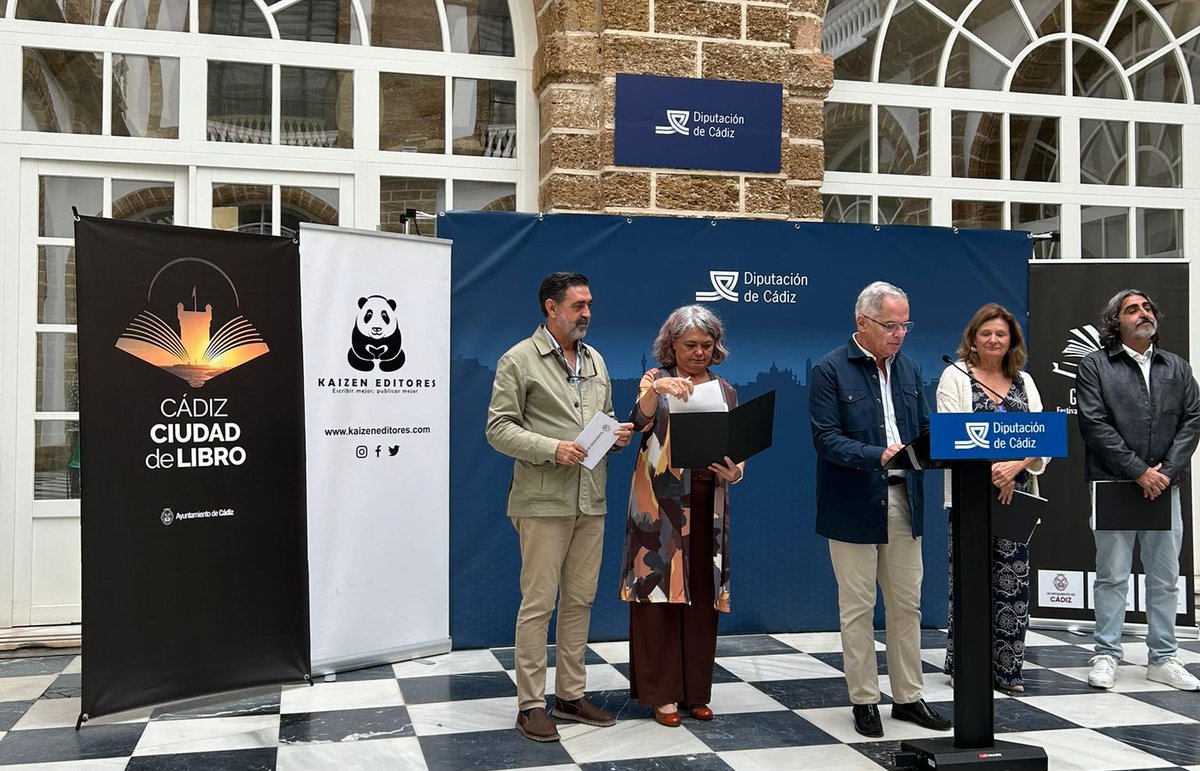 📚Esta mañana se ha presentado la 2ª edición de <a href="/Gaditanoir/">Gaditanoir</a> el festival de literatura negra de Cadi-Cadi... y de parte del extranjero, porque <a href="/Kaizeneditores/">Kaizen editores</a> se lo ha currado este año un montón
Así que ya sabes, si no vienes, no estarás en la "lista negra" 😉(chiste muy malo, ya)