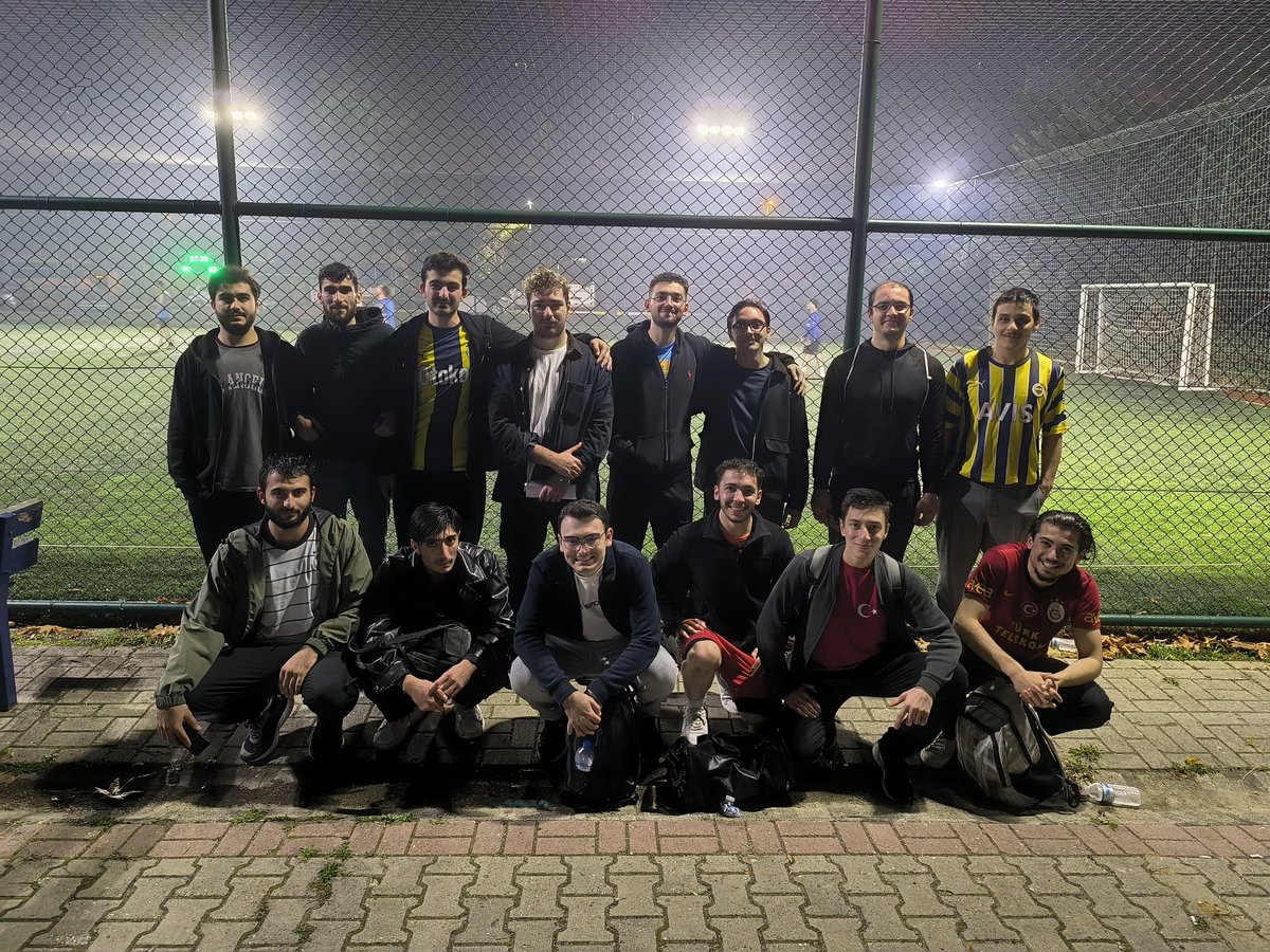 iucagd's tweet image. Üniversiteli kardeşlerimiz ile halısaha etkinliğimizi Avcılar kampüsümüzün sahasında gerçekleştirdik.