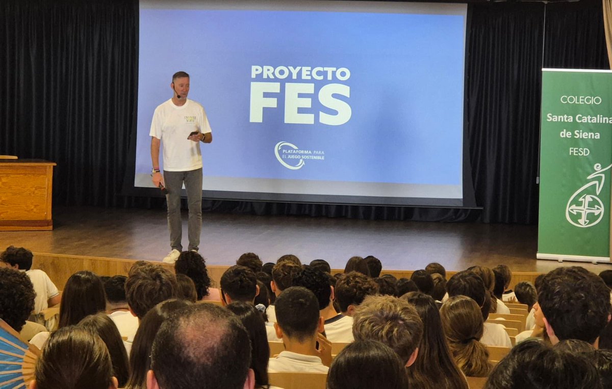 El Proyecto FES llega a #Tenerife 💡
Más de 500 alumnos del Colegio Santa Catalina de Siena participaron en una jornada con Pedro García Aguado sobre uso responsable de la tecnología y ocio digital.

juegosostenible.es/2025/11/03/el-…

#ProyectoFES