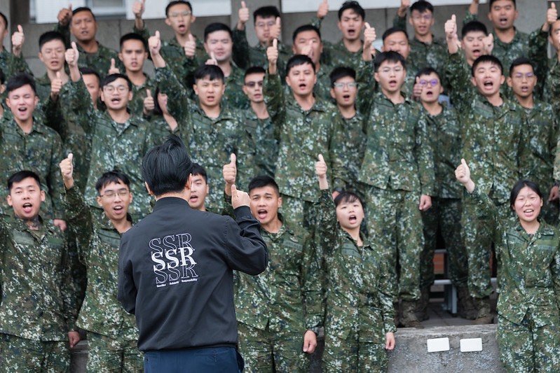 MoNDefense's tweet image. President @ChingteLai visited Taoyuan today to commend engineer, chemical, and SOF units involved in recent disaster relief operations in Hualien. He praised their compassion and dedication, which deepened the public’s respect for the #ROCArmedForces.