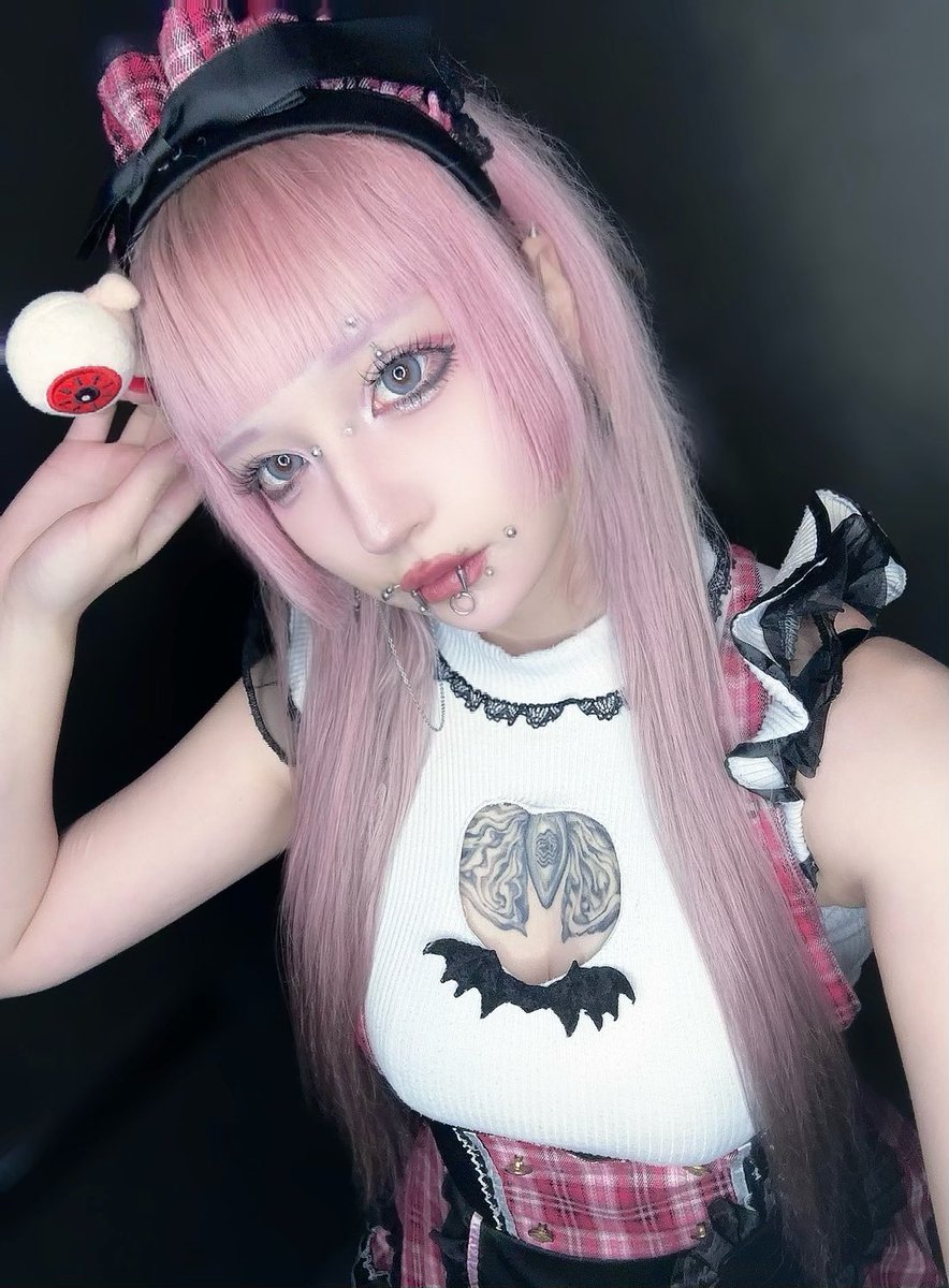 ぴあいん👻
あめだ〜🥲髪の毛ぱやぱやになっちゃった…足元気をつけてきてね〜🌧
ご帰城おまちしており！
#でぃすとぴあ