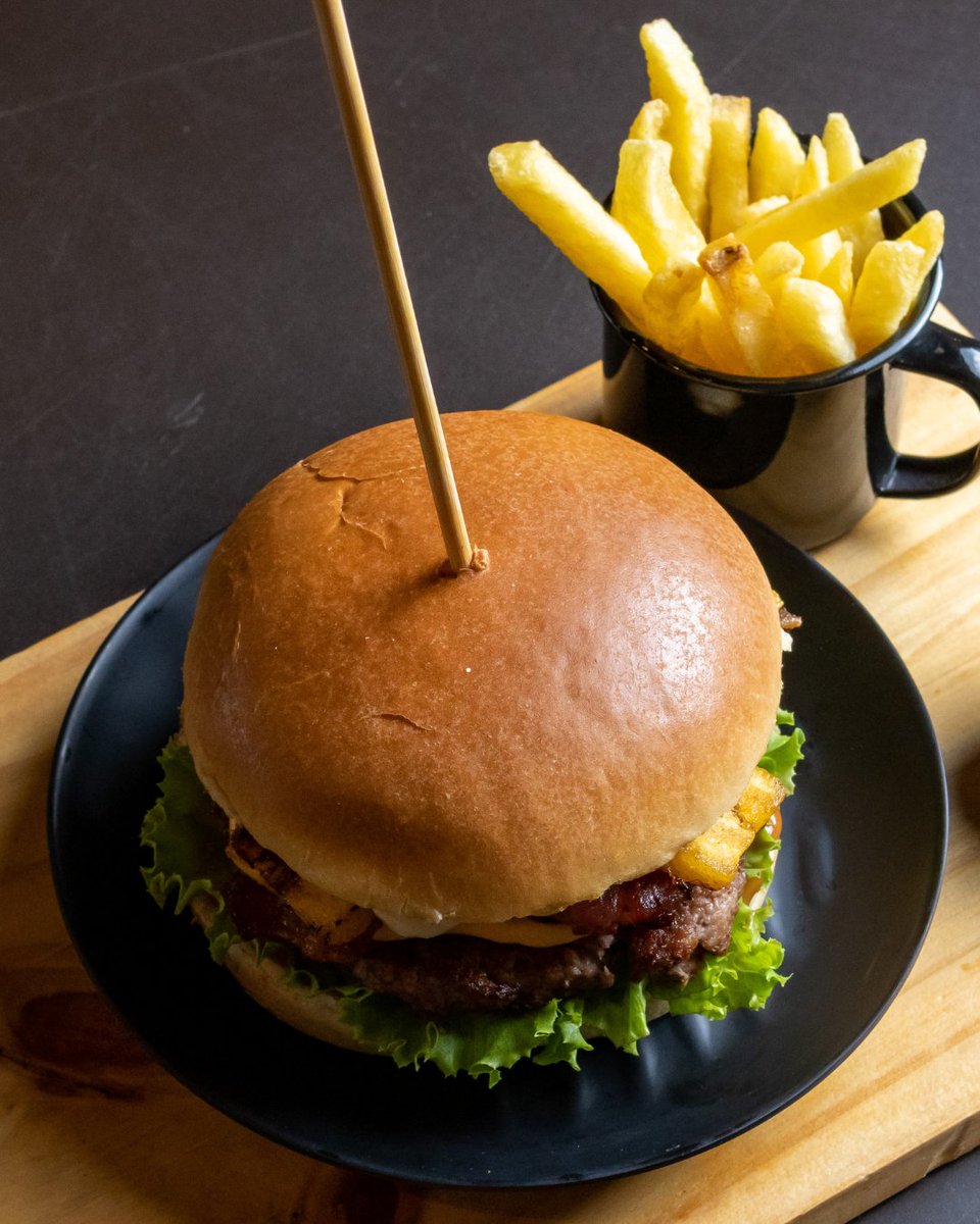 FastdineUk's tweet image. Fastdine Burgers, Order Burgers online at fastdine.co.uk/menu?s=burgers &amp;amp; enjoy 20% off order over £20. Use code FASTDINE20 at the checkout. 

#ambervalley #fastdineripley #FastDine #KFC #mcdonalds #justeat #ubereats #trendingpost #burgers #burgerking #Ripley