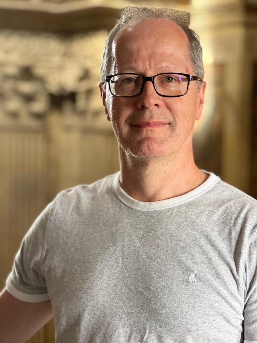 squarewindowpod's tweet image. NEW EP OUT WEDS 12 NOV! Featuring TV director, producer and former Blue Peter editor Richard Marson discussing the last-ever Rentaghost with @SamiraAhmedUK  and @grahamkw, and his ace new book from Ten Acre Books, Box of Delights: The Story of BBC Children's Television