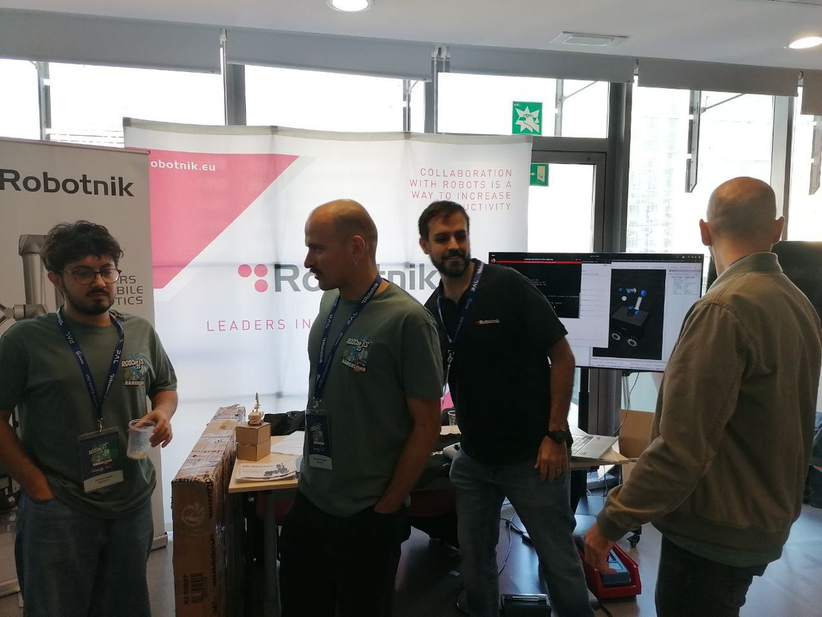 RobotnikRobots's tweet image. 🔔🔔🔔ROSCon Barcelona! 
Os esperamos a las 17h en la Sala Gaudí para presentar el robot de inspección RB-WATCHER y su desarrollo en ROS 2.
#desarrolladores #robótica