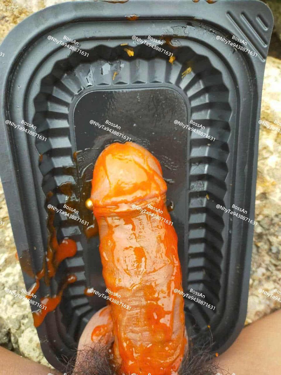 NhyTa9438871631's tweet photo. Today, my slave dog was playing with chili sauce🌶️, looking quite amused and excited. What do you think about that?
Trải nghiệm cảm giác tê tê đầucặc, nóng nóng nhưng có phần rát nhẹ, cảm giác thật yomost, nứng với tương ớt. Cmt tương tác nhá💪🏻
#Master_AN https://t.co/98YHYN7oXX