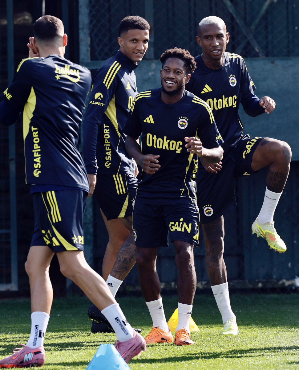 Fenerbahce's tweet photo. Günün antrenmanı ✅ https://t.co/YV25Lp3Zvf