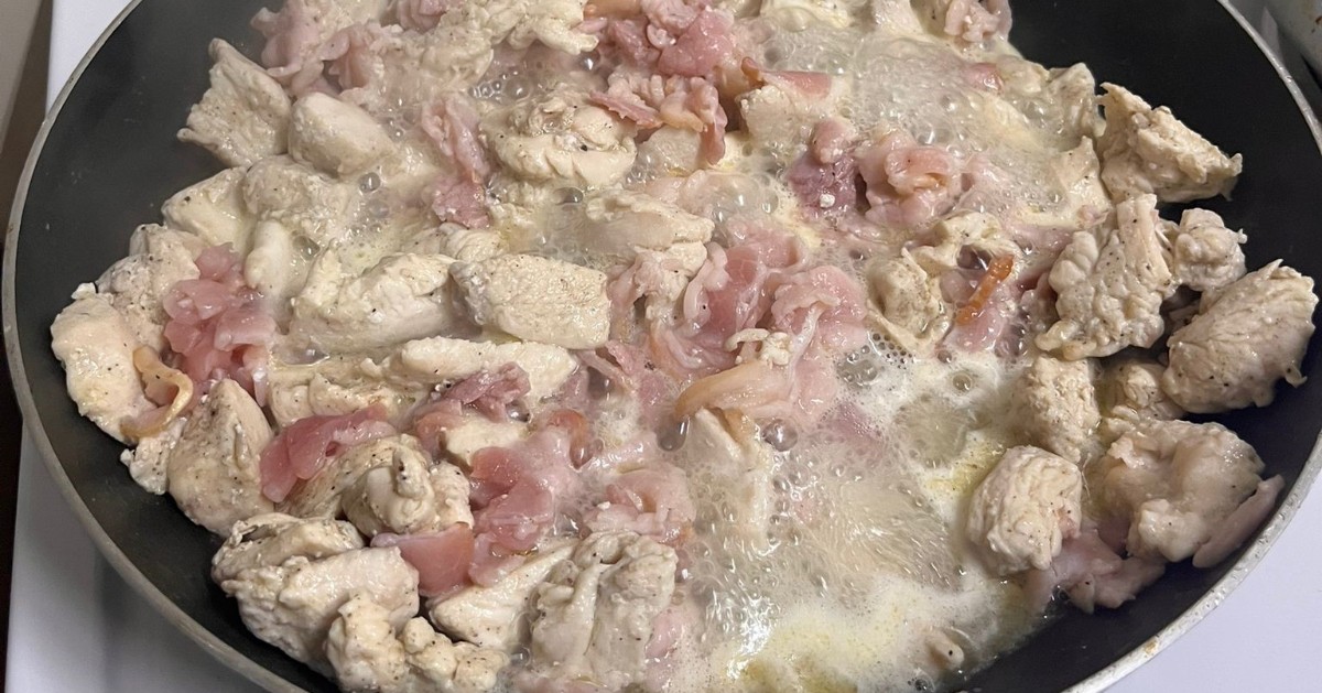 KeyCommunityNE's tweet image. Flavia residents recently took part in a cookery session designed to build life skills, confidence and engagement - all while creating delicious dishes!💛

#KeyCommunity #SupportedAccommodation #SkillsForLife #ResidentEngagement #CookingTogether #LifeSkills