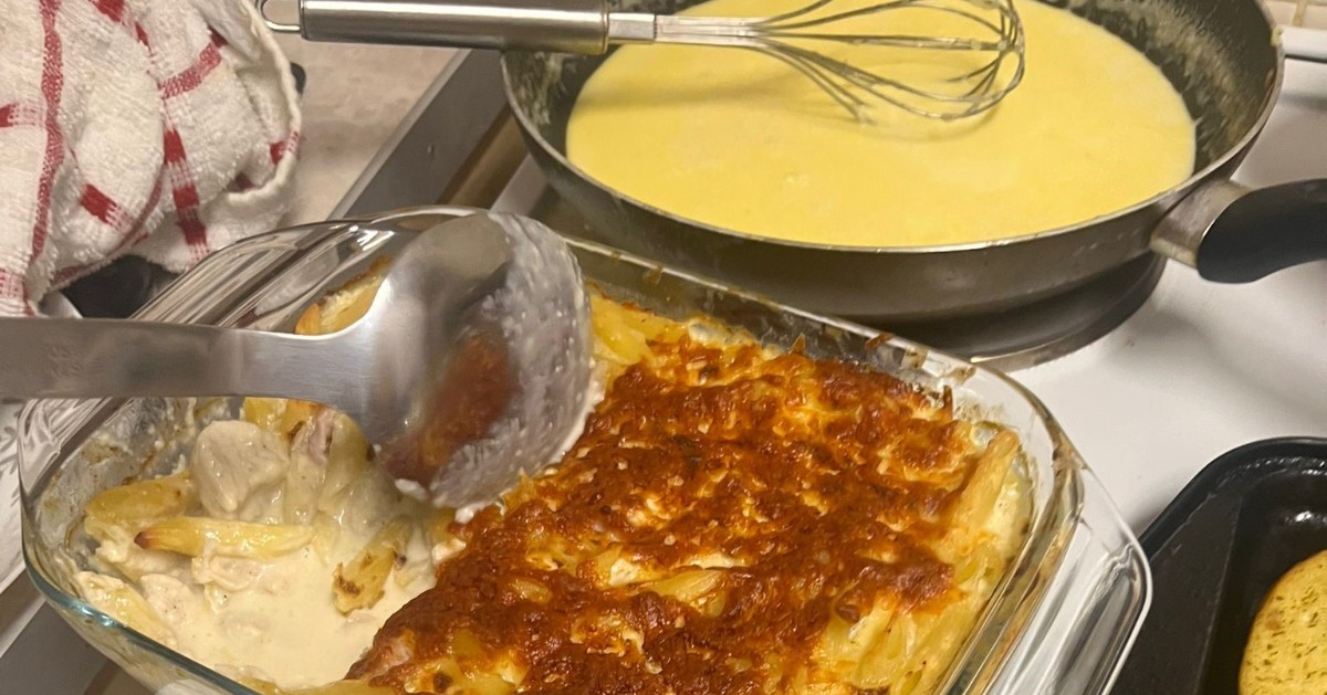 KeyCommunityNE's tweet image. Flavia residents recently took part in a cookery session designed to build life skills, confidence and engagement - all while creating delicious dishes!💛

#KeyCommunity #SupportedAccommodation #SkillsForLife #ResidentEngagement #CookingTogether #LifeSkills