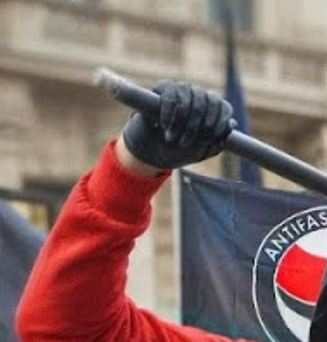 Methoden von Rechtsaußen

Das Rechtsextreme aus dem Kontext reißen, vereinfachen, so lange filtern, bis die Aussage ihrer Ideologie entspricht, Propaganda eben, ist für diese Leute völlig normal.
Es ist für die nicht nur normal, so zu agieren, es ist aus ihrer ideologischen Sicht
