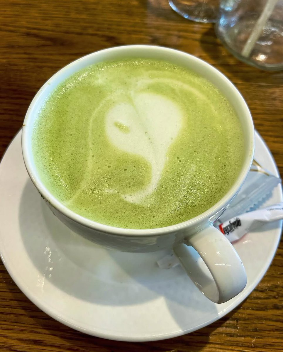 MathysRegis's tweet photo. A rich and creamy matcha latte, the perfect way to start a new day! ☕️💚
#MatchaLatte #Coffee #Morning #Delicious #CoffeeTime #RichFlavor #Relaxation #DailyEssential #TeaDrinks #AfternoonTea #BeverageLovers #CoffeeLovers #TeaAroma #ChillTime #EnjoyLife #GreenTea #CoffeeCulture https://t.co/SRz4Z3pcL2