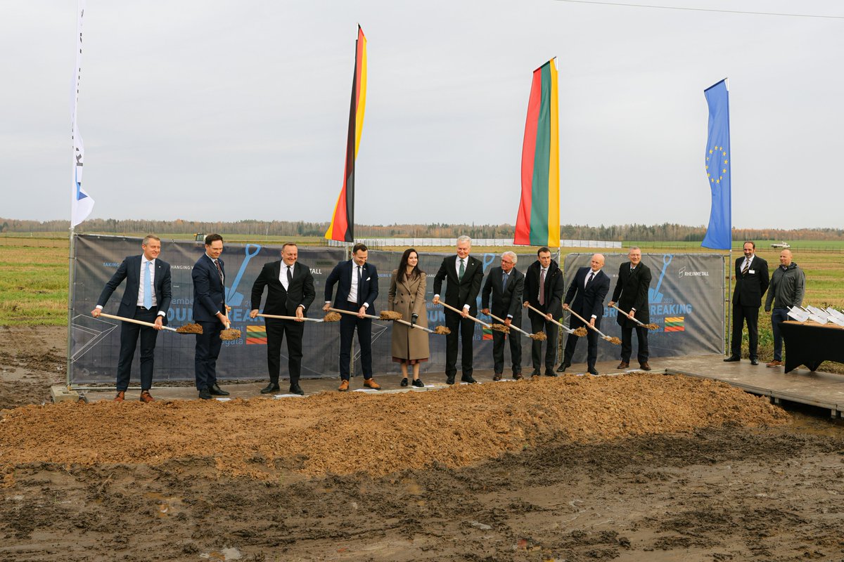 💥 A symbolic groundbreaking in #Lithuania marks the start of <a href="/RheinmetallAG/">Rheinmetall</a> €300M artillery ammunition plant.

The 340-hectare site will include a shell casing forge and filling plant, creating 150+ jobs. Operations begin in 2026, with expansion planned through 2027. 🛡