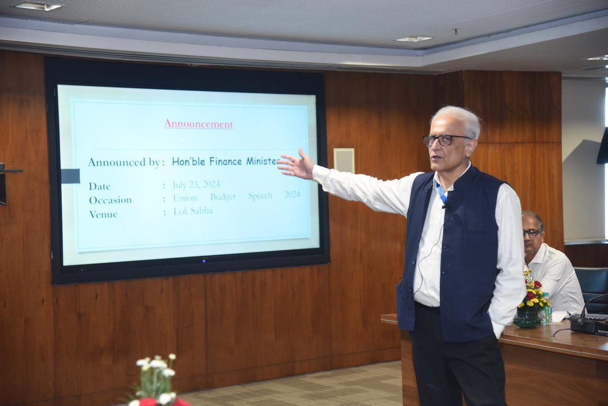 IncomeTaxIndia's tweet image. During the inaugural session, Shri Prasenjit Singh, Principal Director General (Training), welcomed the Hon&apos;ble Member, CBDT, along with Shri V.K. Gupta, Shri Ashok Kumar Jha, Shri G.M. Doss , Shri Anurag Sahay and Shri Sanjay Shahi — the Chairman and Members of the Drafting…