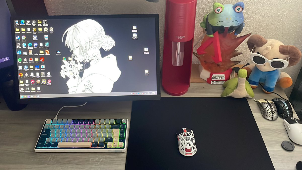 lerabinou tweet media