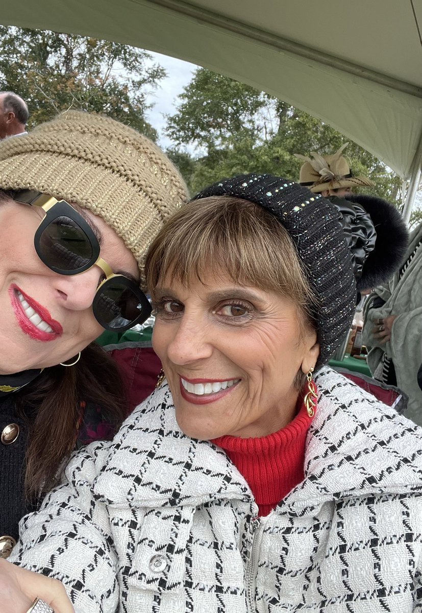 gaylabentley's tweet image. ✨ A Chilly Day at the Polo Fields 🧣🐎✨

Layers with personality kept me warm as toast at the polo game in Aiken South Carolina. Style laughter and elegance made it a day to remember. 💋

#GaylaBentleyStyle #FashionsStepsister #AikenSC #PoloStyle #StyleThatTeaches