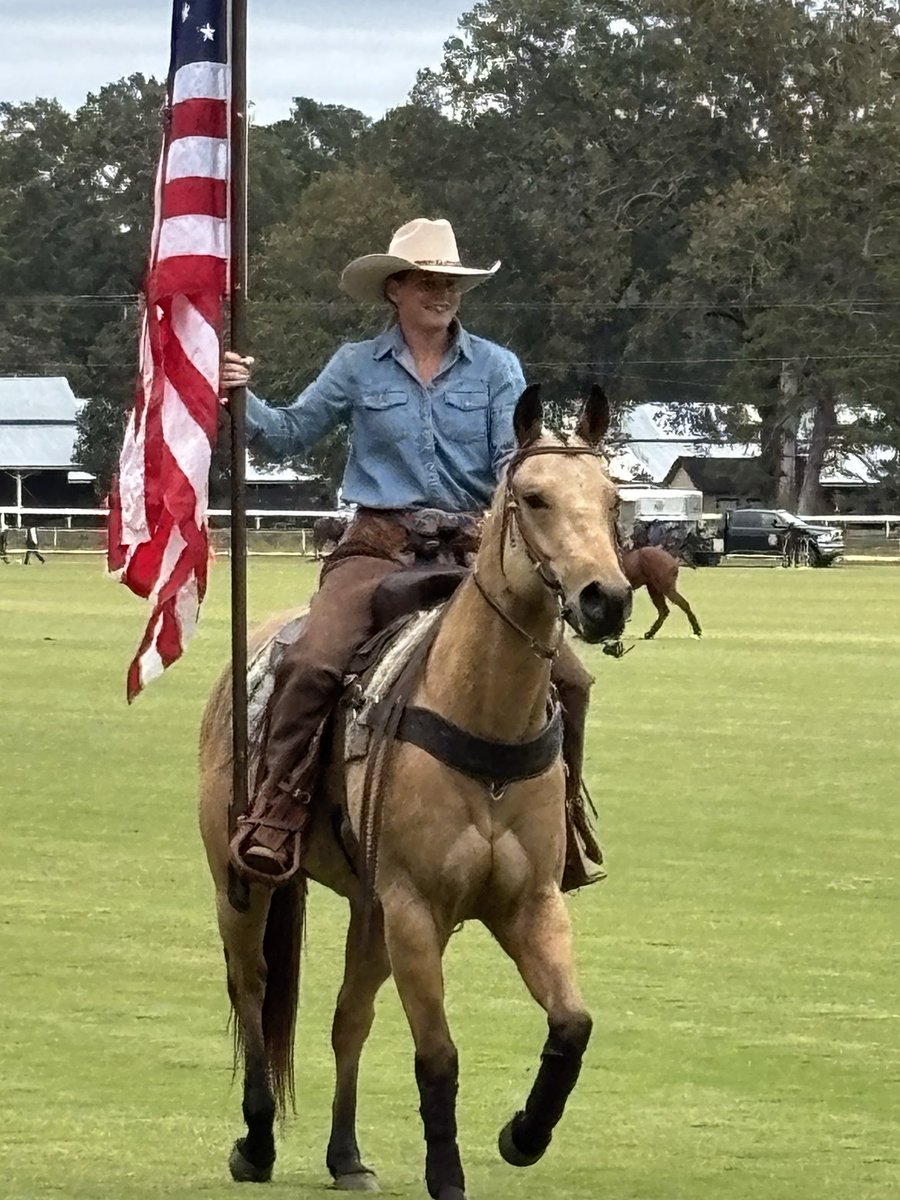 gaylabentley's tweet image. ✨ A Chilly Day at the Polo Fields 🧣🐎✨

Layers with personality kept me warm as toast at the polo game in Aiken South Carolina. Style laughter and elegance made it a day to remember. 💋

#GaylaBentleyStyle #FashionsStepsister #AikenSC #PoloStyle #StyleThatTeaches