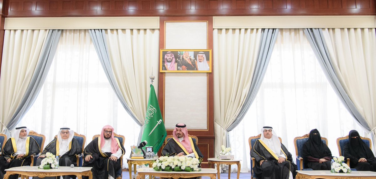 imarat_almadina's tweet photo. سمو أمير منطقة #المدينة_المنورة #سلمان_بن_سلطان يلتقي مديري ومديرات (103) مدرسة من مدارس المنطقة @MOE_MDI الحاصلة على درجة التميز المدرسي من هيئة تقويم التعليم والتدريب @EtecKsa للعام الدراسي 2024–2025م. https://t.co/E7jv8BblhO