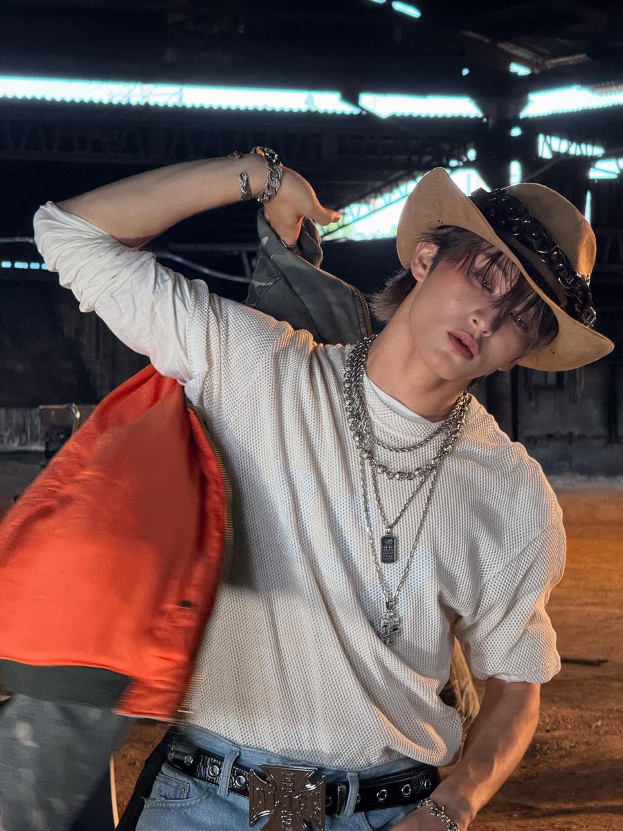 aesdive's tweet image. why is marks insta post better than the official teasers they posted