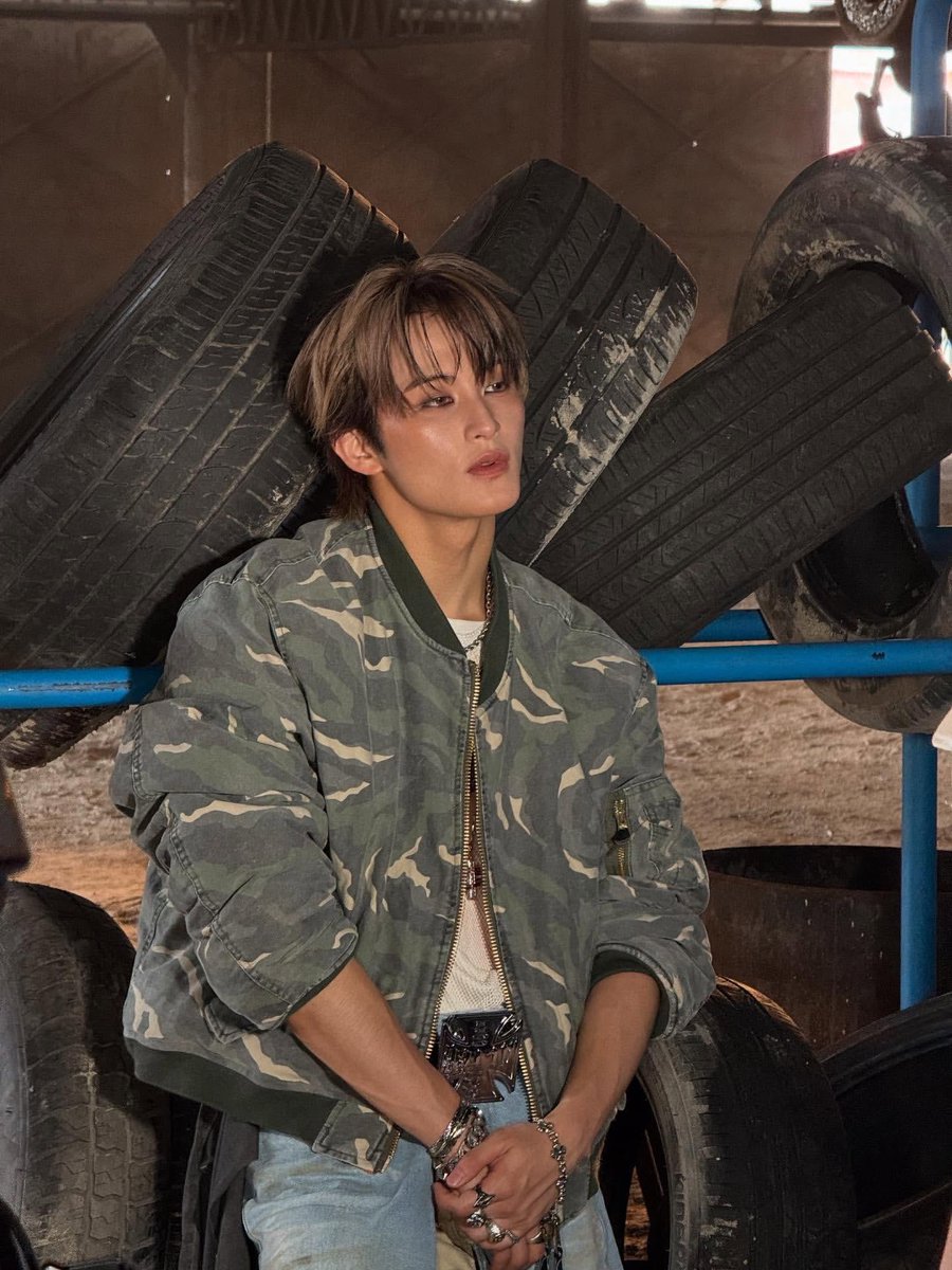 aesdive's tweet image. why is marks insta post better than the official teasers they posted