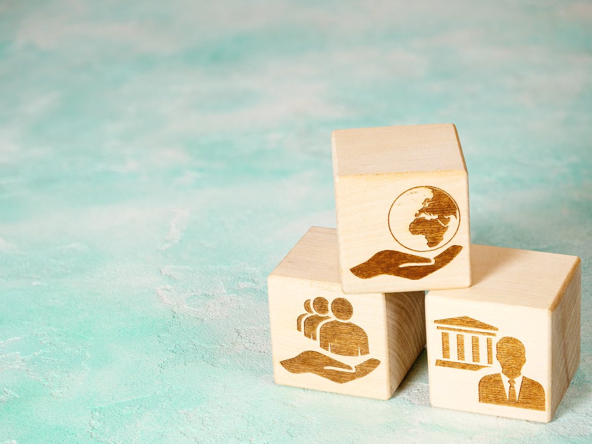 📰EESC report on the European Pillar of Social Rights #EPSR shows real progress - but gaps remain.

As the EU prepares a new Action Plan, it’s time to turn rights on paper into real change for all. 

Find out more👇
link.europa.eu/mbgkhR

#SocialEurope #FairWork