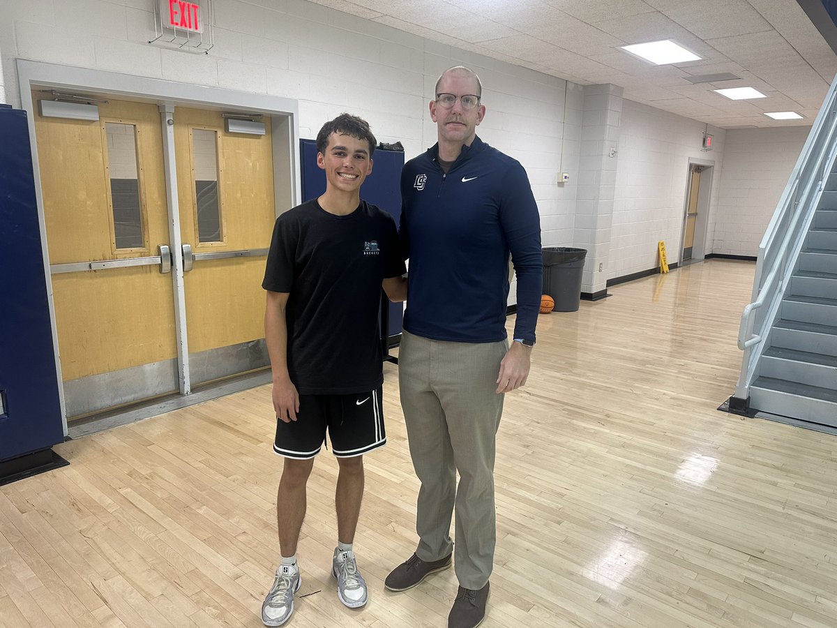 Thank you <a href="/Coach_Ireland/">Alex Ireland</a>  for taking the time out of your schedule to come watch me practice last night and also having me out for a game last week!