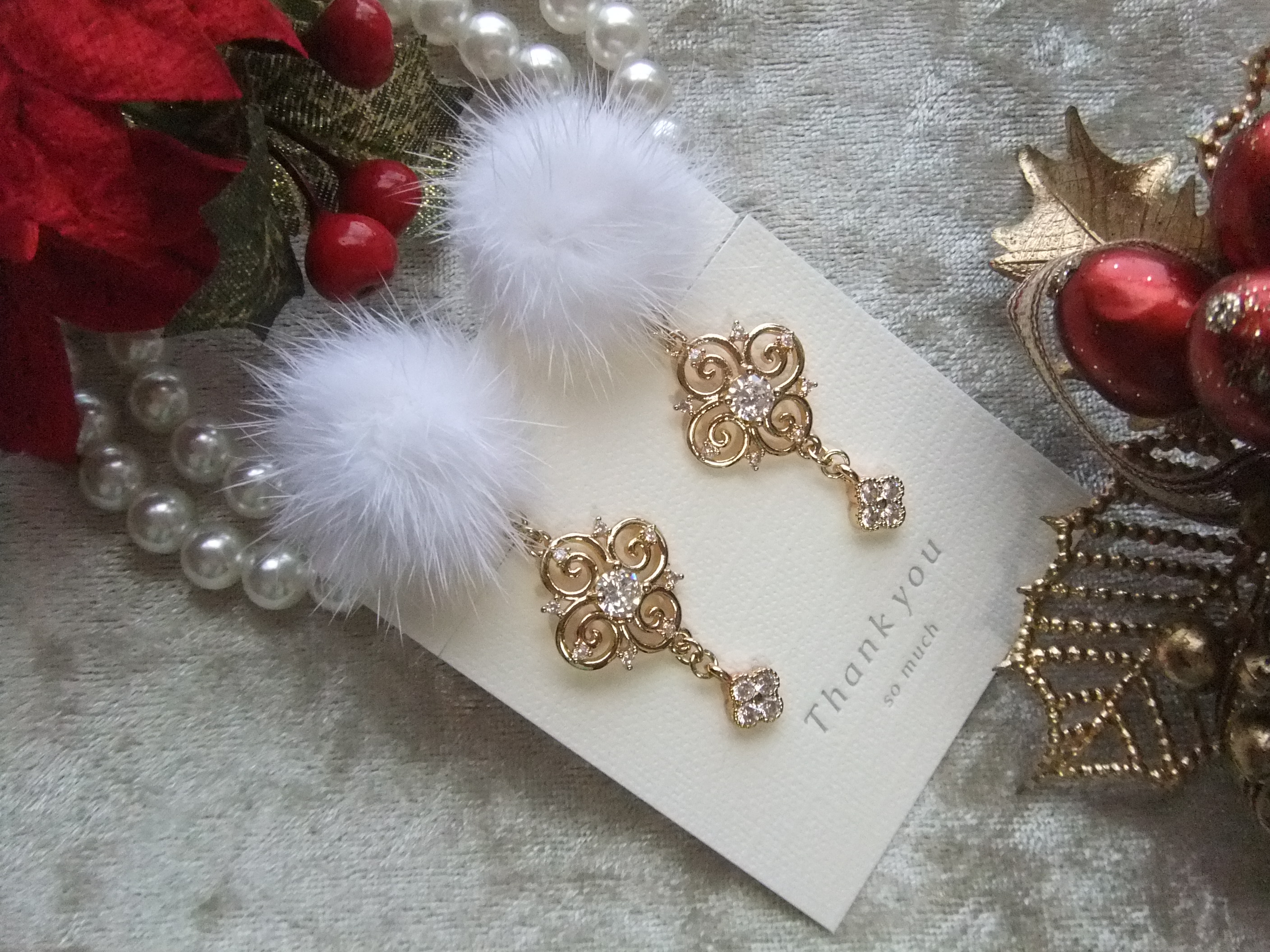 クリスマス提灯 関西国際空港KIXギャラリーに高さ約270cmのクリスマスツリー型