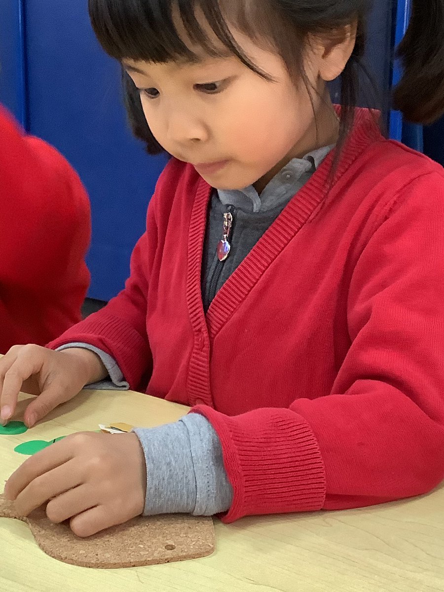 Y1 have had an incredible time launching our Whole School Mini Adventure, Guardians of the Planet! They have taken part in an Eco Fish Workshop, where they have explored the danger litter can cause to marine life. They went on to create a piece of art using recycled materials!