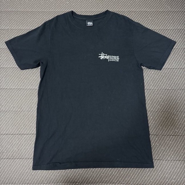 เสื้อ stussy แท้
size S 
ส่งต่อ 1450 บาท⭐️
#ส่งต่อเสื้อผ้ามือ2 #เสื้อผ้ามือสองสภาพดี #เสื้อผ้ามือสอง  #ส่งต่อ  #ส่งต่อCintage #ส่งต่อvghbkk #ส่งต่อstylist #ส่งต่อduexstudio #ส่งต่อstussy #stussyมือสอง #ส่งต่อเสื้อผ้ามือสอง #stussyมือสอง #ส่งต่อเสื้อผ้ามือสอง #เสื้อstussy
