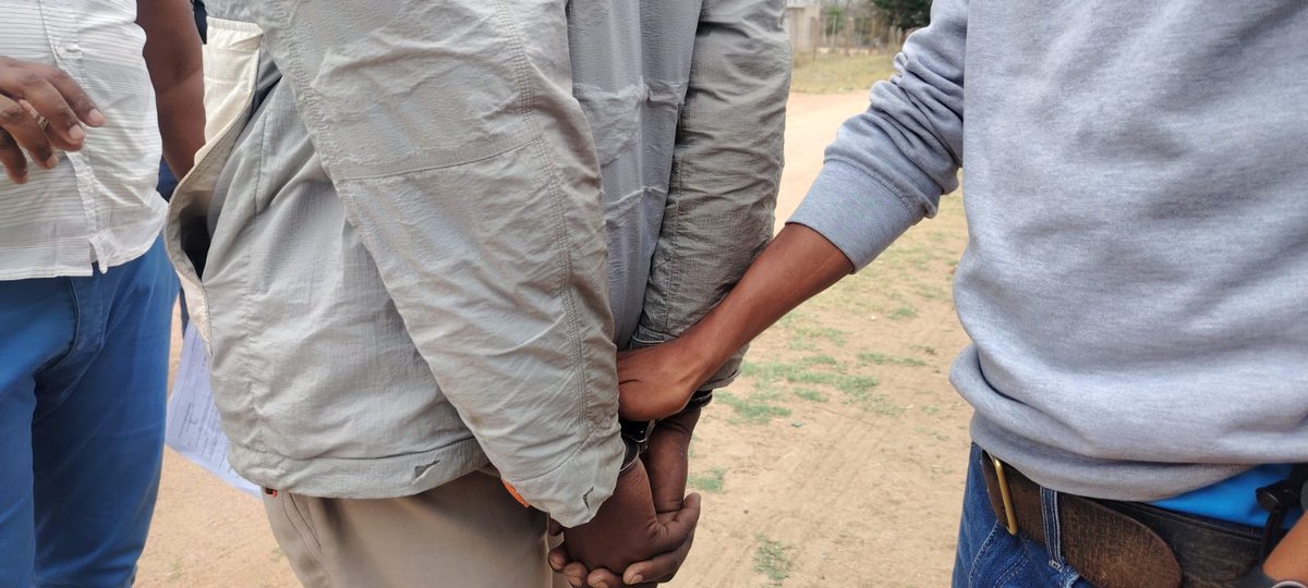 CapricornFMNews's tweet image. #InsuranceMurder Limpopo police have arrested a fourth suspect, a 54-year-old man, linked with the R10 million insurance murder, fraud, and money laundering case involving former police Sergeant Rachel Kutumela and her two family members.

The  latest suspect, who is Kutumela's