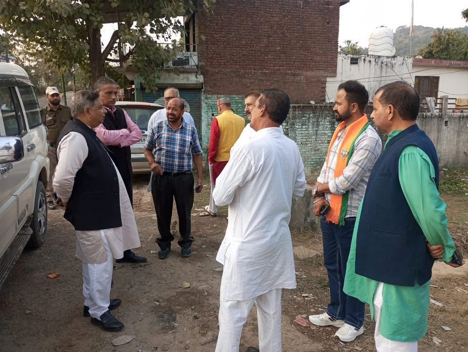 iamsatsharmaca's tweet image. नगरोटा विधानसभा उपचुनाव के उपलक्ष्य में सगून का दौरा कर प्रमुख मतदाताओं से मुलाकात की तथा आगामी चुनाव की रणनीति एवं तैयारियों पर विस्तृत चर्चा की।