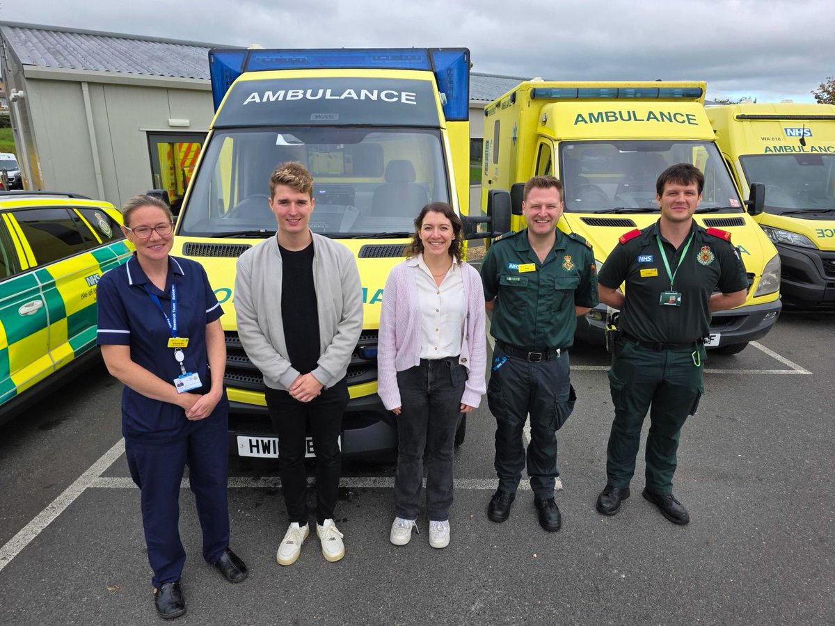 CTU_LSHTM's tweet image. We recently had the pleasure of visiting the @IOWNHS team down in the Isle of Wight. 
The hospital and ambulance service are integrated into a single NHS trust, facilitating the fantastic rate of #CRASH4trial recruitment on the island. 
Thank you for your hospitality 🧡