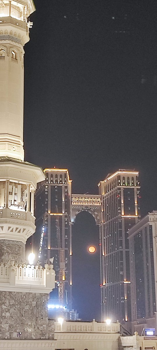 mimbarkata's tweet photo. Mengapa bulan? https://t.co/6wA95Swfpl