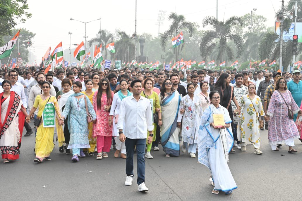 Today, the streets of Kolkata echo with the collective voice of the people! 

From every corner of Bengal, people are saying — enough is enough! <a href="/BJP4India/">BJP</a>’s Bangla-Birodhi politics will find no home here.

Under the leadership of Smt. <a href="/MamataOfficial/">Mamata Banerjee</a> and Shri <a href="/abhishekaitc/">Abhishek Banerjee</a>
