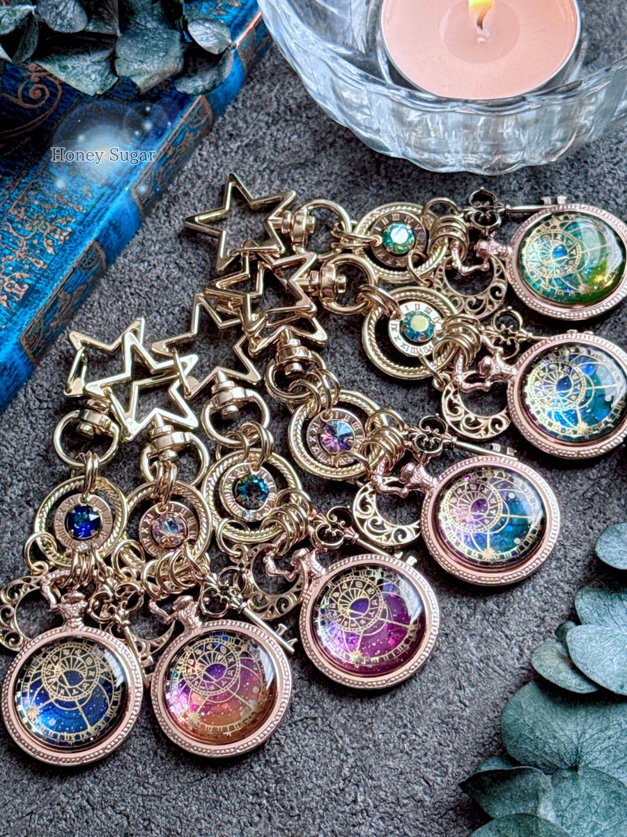 「導きの天文時計」完成しました🌙*·̩͙𖤐

6色の夜空色が勢揃いです🔮⟡.·
今回から少しだけ変更を加えています🪄
近々BASEに登録を予定しております☺️