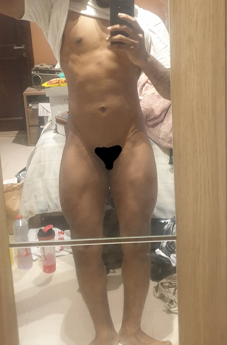BigBoyorca's tweet photo. 🦵🙈 https://t.co/b1mA7DrIur