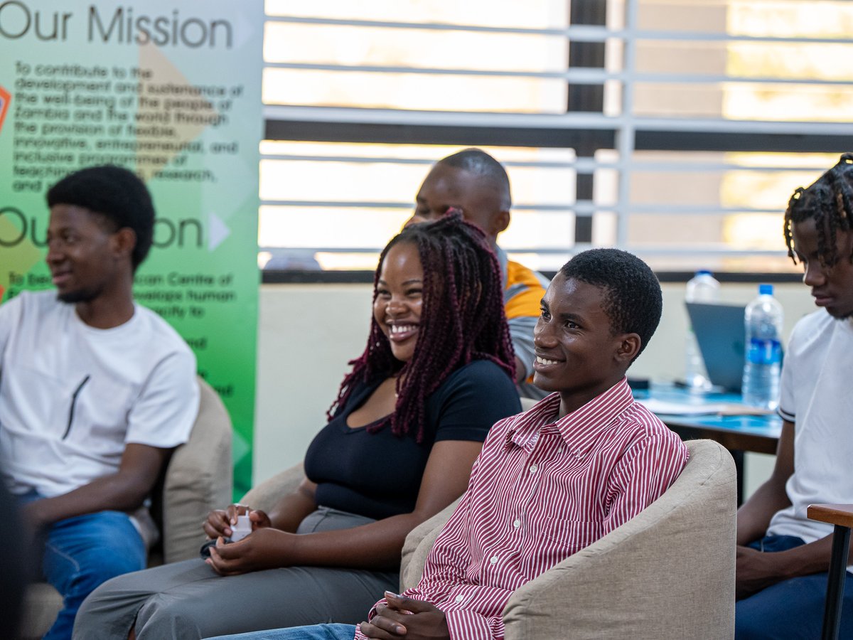 UNDPZambia's tweet image. 𝗙𝗿𝗼𝗺 𝗦𝗲𝗲𝗱 𝘁𝗼 𝗜𝗺𝗽𝗮𝗰𝘁!🚀

The @MukubaUniPod RootLab Ignite Program is powering the next gen of problem-solvers through a pre-incubation bootcamp tackling innovations from AI &amp;amp; data for good to GreenTech, AgriTech, mobility tech &amp;amp; robotics

The future of NOW!💫
#SDG9