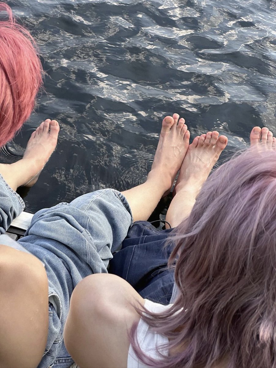 tyoungskies's tweet photo. love when boyfriends doing boyfriend things https://t.co/VuJ8O2ZmFc