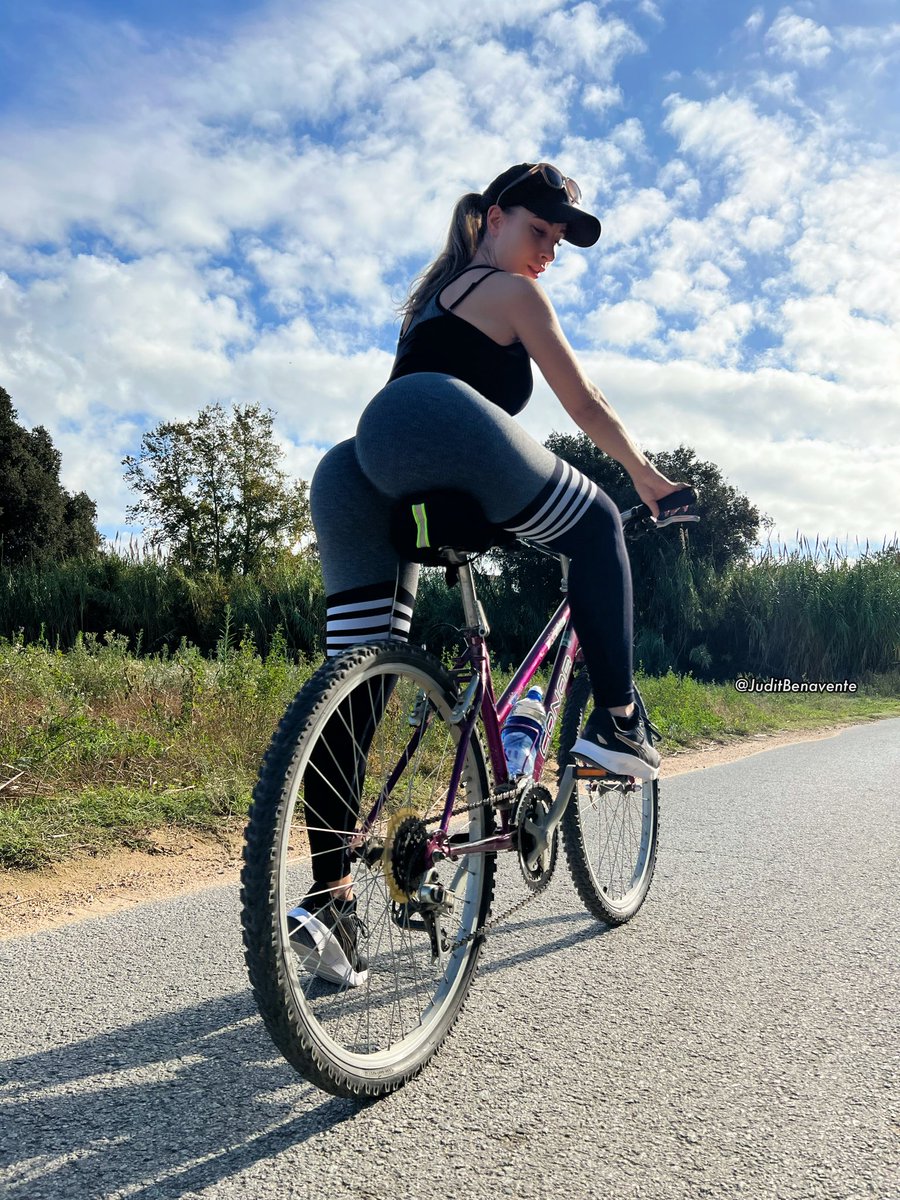 JUDITBENAVENTE's tweet photo. Quien se apunta? 🚲🤗 https://t.co/O0RyrrEWQN