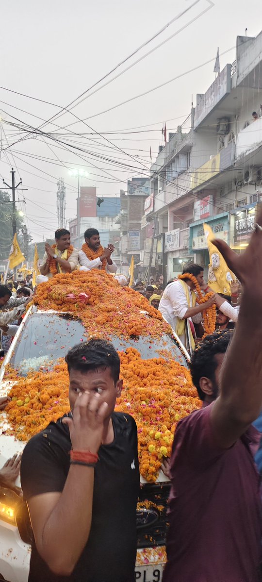 THV_JanSuraaj's tweet image. बक्सर विधानसभा में उमड़ा जनसैलाब!
जनसुराज के प्रमुख प्रशांत किशोर का ऐतिहासिक रोड शो —
 स्कूल का बस्ता — क्रमांक 5
तथागत हर्षवर्धन को वोट दें 
सशक्त बक्सर, विकसित बिहार
 #BuxarForChange #jansurajinbihar #jansuraajparty #jansuraj #जनसुराज #prashantkishor #PK #ROADSHOW