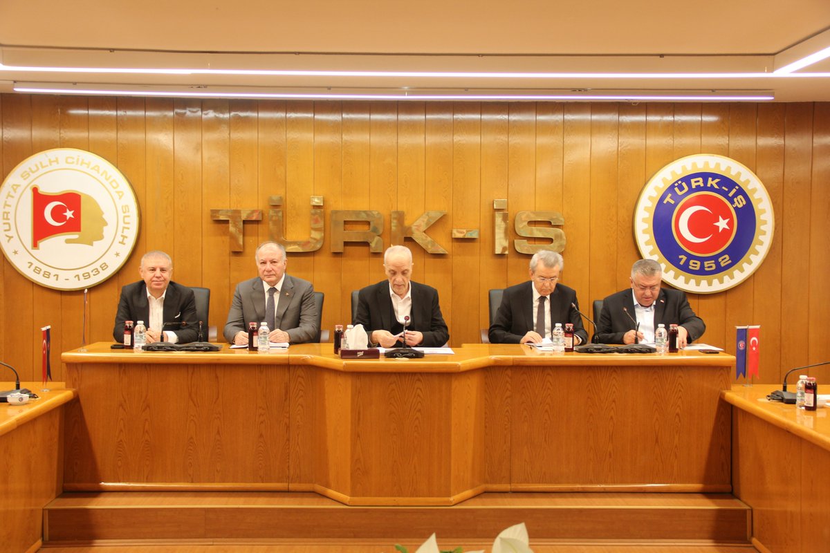 TÜRK-İŞ tweet media