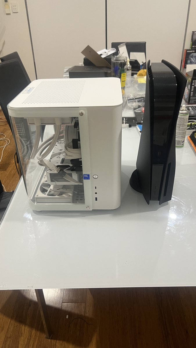 elisdee_one's tweet photo. #thisisaxbox #yourmumisaxbox
See the new Xbox series P next to a standard PS5. One is 20 core 20thread cpu with a DLSS4 and Mfg GPU. I can change my cpu if I choose to do so. This is a Xbox, you are a Xbox, I’m a Xbox, your mum is a Xbox. Your girlfriend is a Xbox……AAARRGGGHHH my d*** has turned into a Xbox?! Ffs